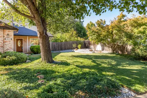 2065 Kildare, Redding, CA 96001 photo 5