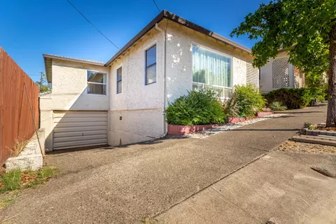 1845 Willis St, Redding, CA 96001 photo 4