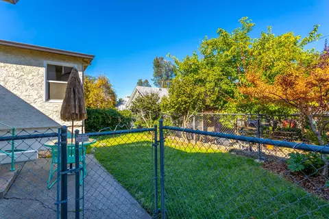 1845 Willis St, Redding, CA 96001 photo 18
