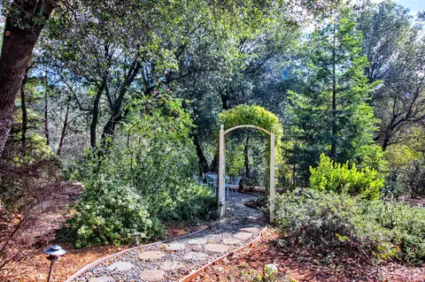 13487 Tierra Heights Rd, Redding, CA 96003 photo 33