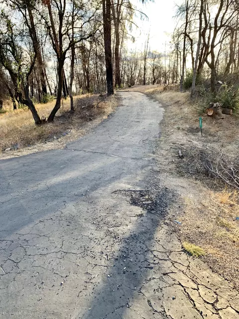 10031 Victoria Dr, Redding, CA 96001 photo 2