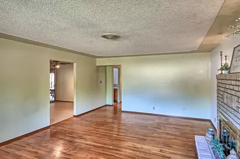 1315 Mistletoe Ln, Redding, CA 96002 photo 10