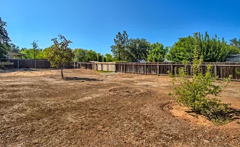 1315 Mistletoe Ln, Redding, CA 96002 photo 23