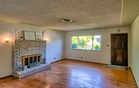 1315 Mistletoe Ln, Redding, CA 96002 photo 8