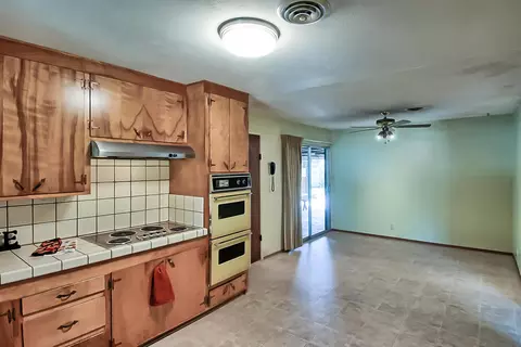1315 Mistletoe Ln, Redding, CA 96002 photo 13