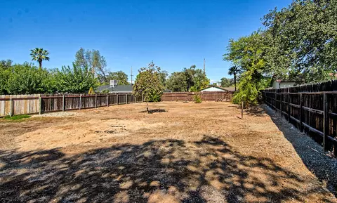 1315 Mistletoe Ln, Redding, CA 96002 photo 22