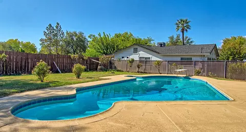 1315 Mistletoe Ln, Redding, CA 96002 photo 1