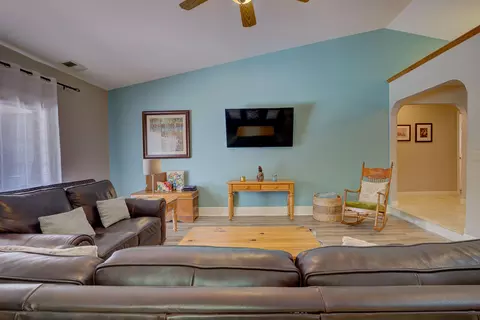 6982 Granada Dr, Redding, CA 96002 photo 9