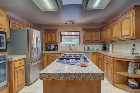 6982 Granada Dr, Redding, CA 96002 photo 14