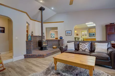6982 Granada Dr, Redding, CA 96002 photo 7