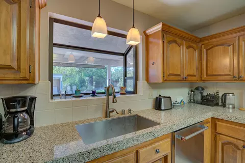 6982 Granada Dr, Redding, CA 96002 photo 13