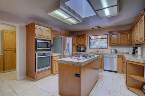 6982 Granada Dr, Redding, CA 96002 photo 12