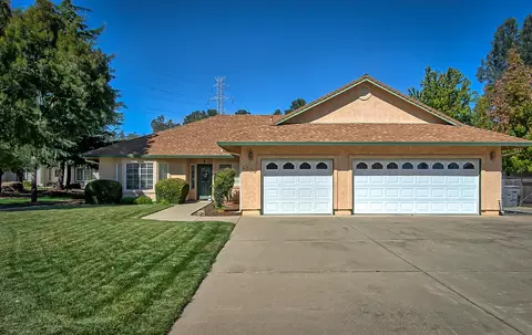 4534 Quinton Dr, Redding, CA 96001 photo 2