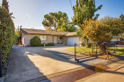 6900 Riverside Dr, Redding, CA 96001 photo 4