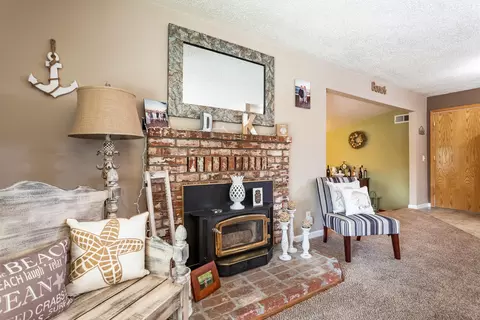 6900 Riverside Dr, Redding, CA 96001 photo 14