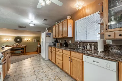 6900 Riverside Dr, Redding, CA 96001 photo 8