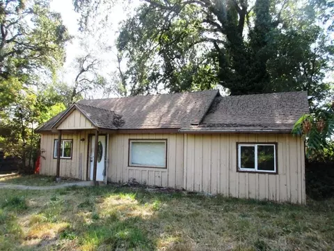 6967 Weeks Rd, Redding, CA 96002 photo 2