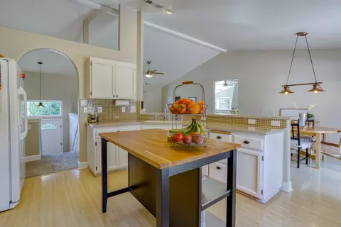 4550 Moyvane Dr, Redding, CA 96001 photo 6