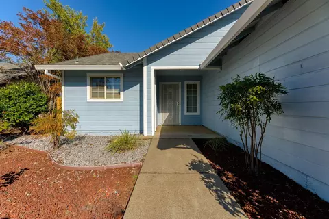265 Yolla Bolly Trl, Redding, CA 96003 photo 2
