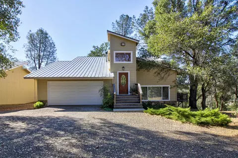 19053 Hollow Ln, Redding, CA 96003 photo 1