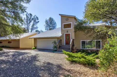 19053 Hollow Ln, Redding, CA 96003 photo 2