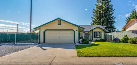 17003 Santa Barbara Dr, Redding, CA 96003 photo 2