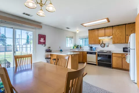 17003 Santa Barbara Dr, Redding, CA 96003 photo 6