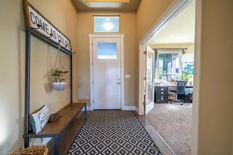 19497 Carnegie Dr, Redding, CA 96003 photo 4