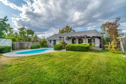 3103 Howard Dr, Redding, CA 96001 photo 5