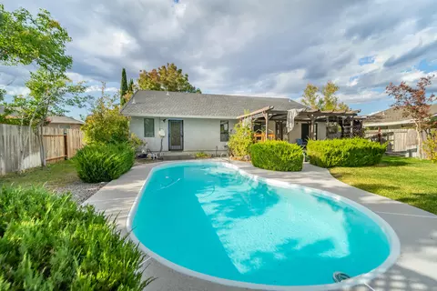3103 Howard Dr, Redding, CA 96001 photo 4