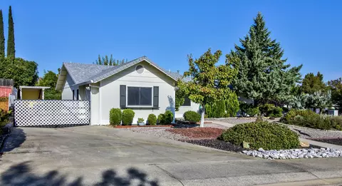 1291 Whistling Dr, Redding, CA 96003 photo 3
