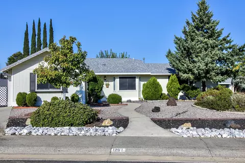 1291 Whistling Dr, Redding, CA 96003 photo 2