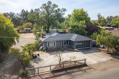 59 Wilshire Dr, Redding, CA 96002 photo 3