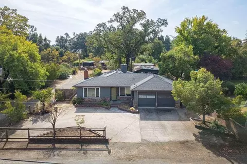59 Wilshire Dr, Redding, CA 96002 photo 2