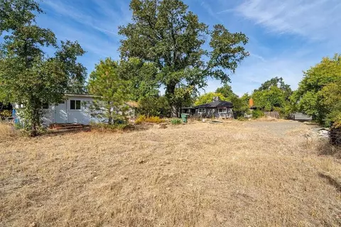 59 Wilshire Dr, Redding, CA 96002 photo 4