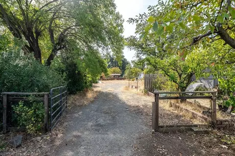 59 Wilshire Dr, Redding, CA 96002 photo 15