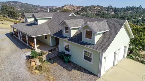 14251 Highline Trl, Redding, CA 96003 photo 2