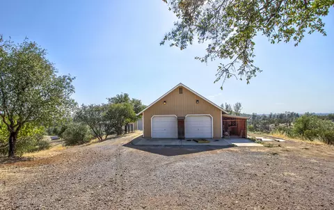 14251 Highline Trl, Redding, CA 96003 photo 3