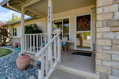 2945 Yana Ave, Redding, CA 96002 photo 2