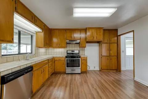 5830 Fagan Dr, Redding, CA 96001 photo 8
