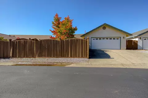 335 Franciscan Trl, Redding, CA 96003 photo 18