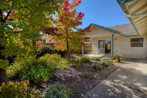 335 Franciscan Trl, Redding, CA 96003 photo 8
