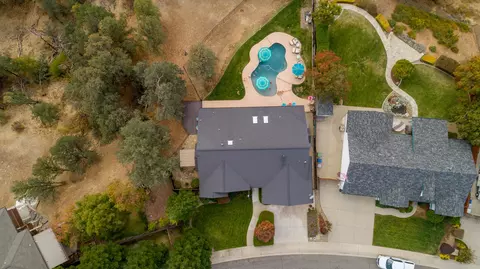 4047 Sunglow Dr, Redding, CA 96001 photo 2