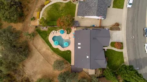 4047 Sunglow Dr, Redding, CA 96001 photo 3