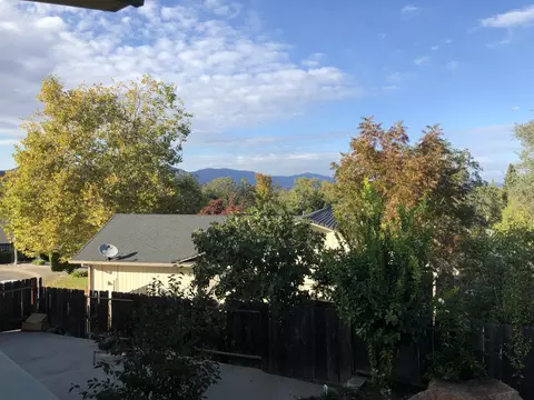 1855 Wexford Ct, Redding, CA 96001 photo 6