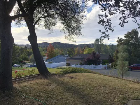 1855 Wexford Ct, Redding, CA 96001 photo 2