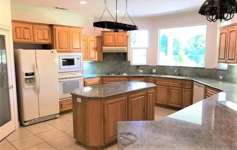 6885 Granada Dr, Redding, CA 96002 photo 10