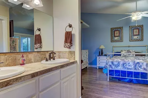 12124 E Stillwater Way, Redding, CA 96003 photo 24