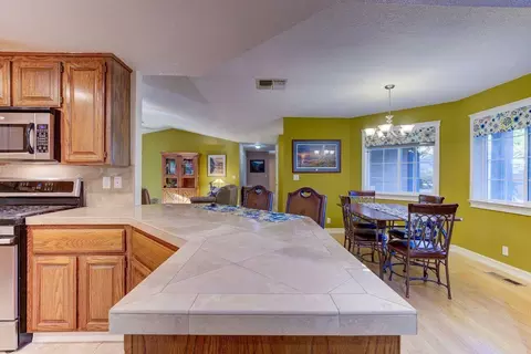 12124 E Stillwater Way, Redding, CA 96003 photo 13