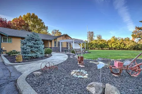 12124 E Stillwater Way, Redding, CA 96003 photo 35